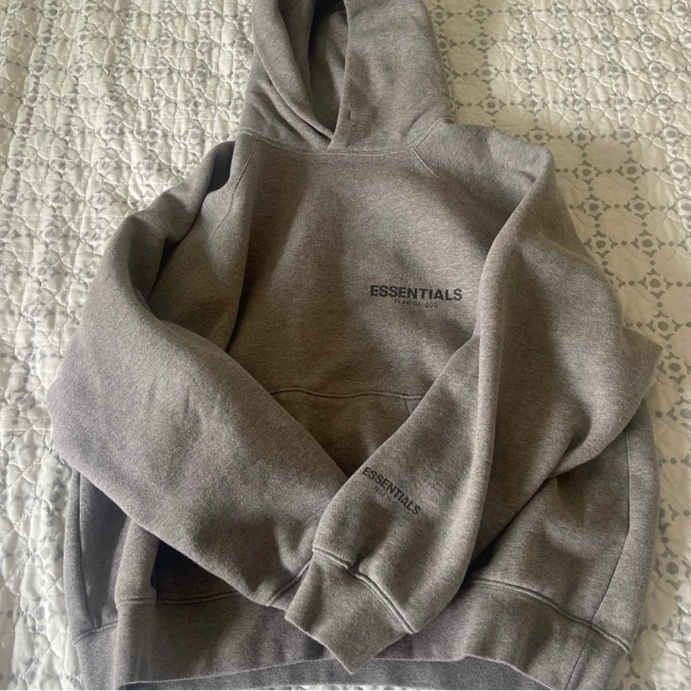 Essentials sweater in S